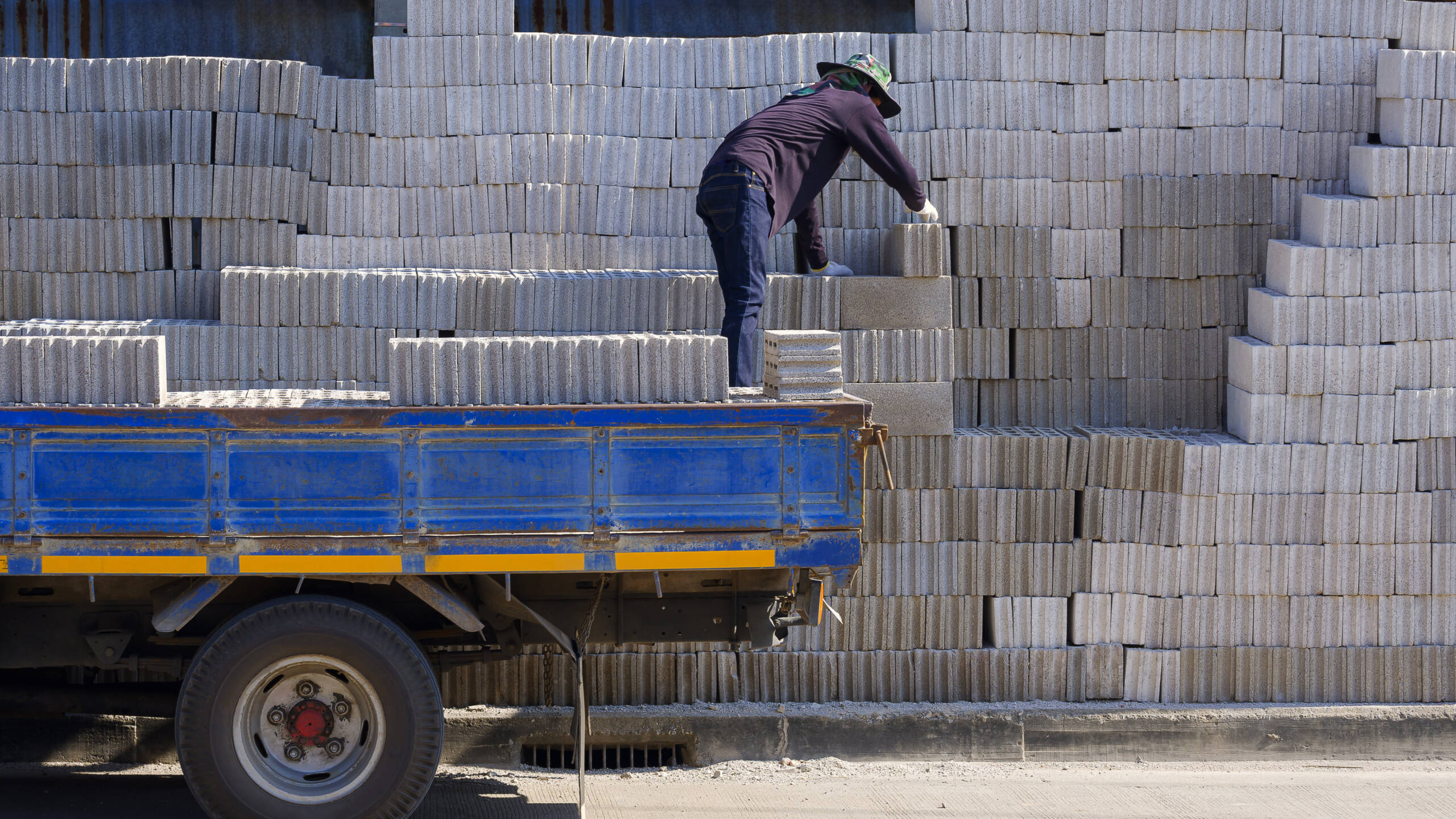 Delivery of stone materials